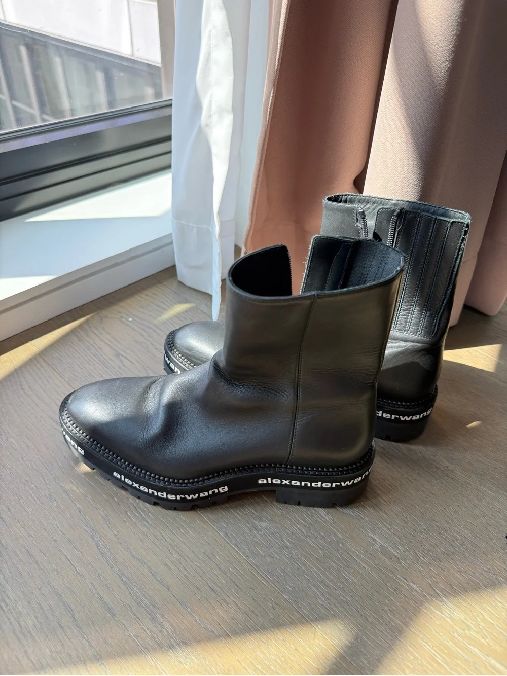 Alexander Wang minimal black